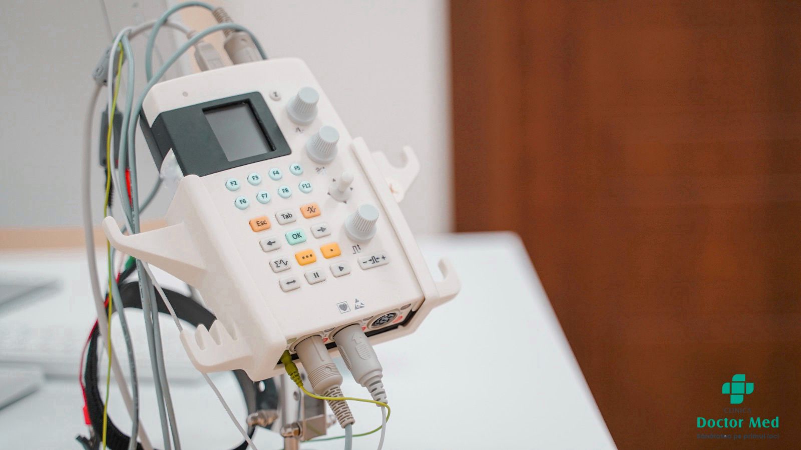 Electromiografia, investigație neurologică disponibilă la Clinica Doctor Med